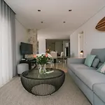 Bica Luxury Penthouse Apartment *