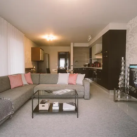 Bica, Luxury Heated Penthouse With Jacuzzi And Large Terrace In