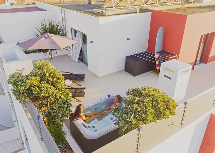 Bica, Luxury Heated Penthouse With Jacuzzi And Large Terrace In דירה