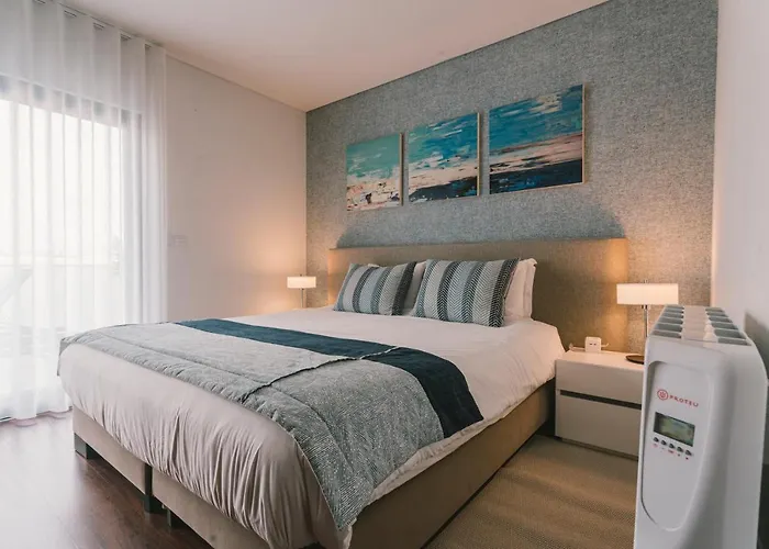 Bica, Luxury Heated Penthouse With Jacuzzi And Large Terrace In דירה *