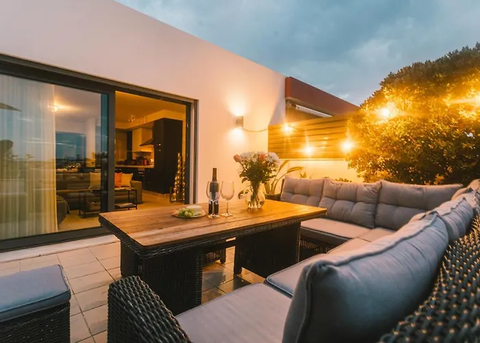 דירה Bica, Luxury Heated Penthouse With Jacuzzi And Large Terrace In בליאל