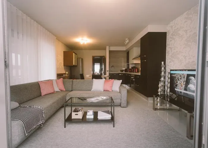 Bica, Luxury Heated Penthouse With Jacuzzi And Large Terrace In