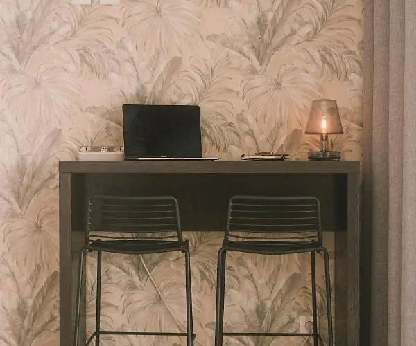 Bica, Luxury Heated Penthouse With Jacuzzi And Large Terrace In בליאל