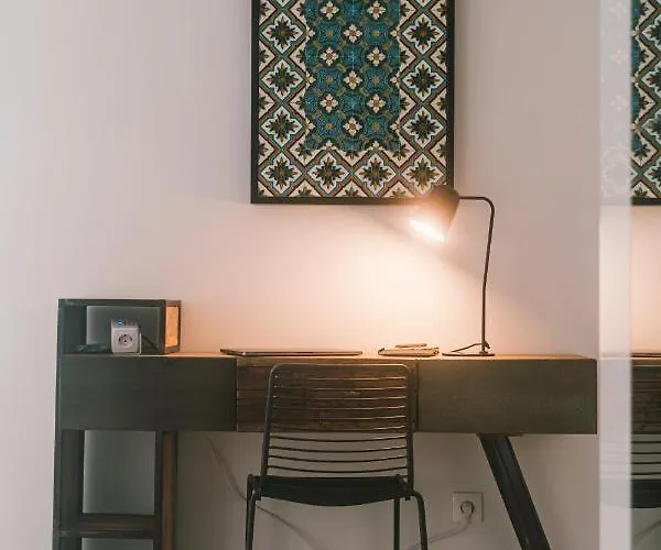 Bica, Luxury Heated Penthouse With Jacuzzi And Large Terrace In דירה בליאל