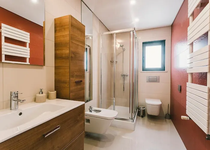 Bica, Luxury Heated Penthouse With Jacuzzi And Large Terrace In בליאל